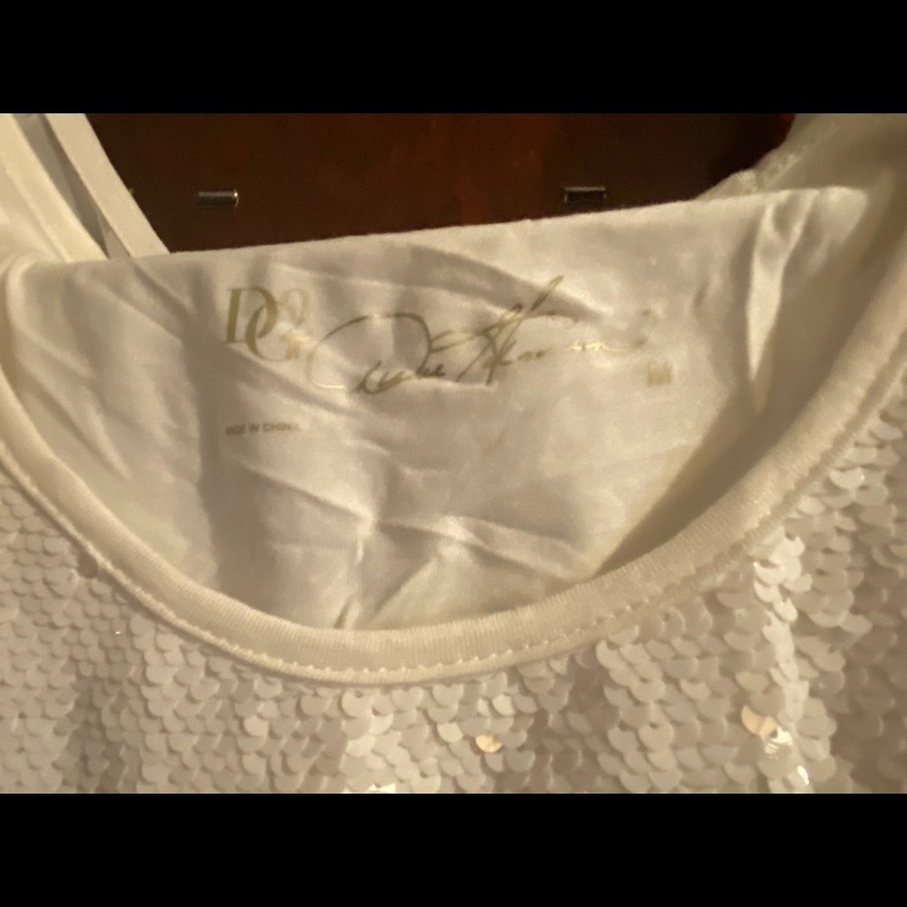 Ladies top - Picture 2 of 3